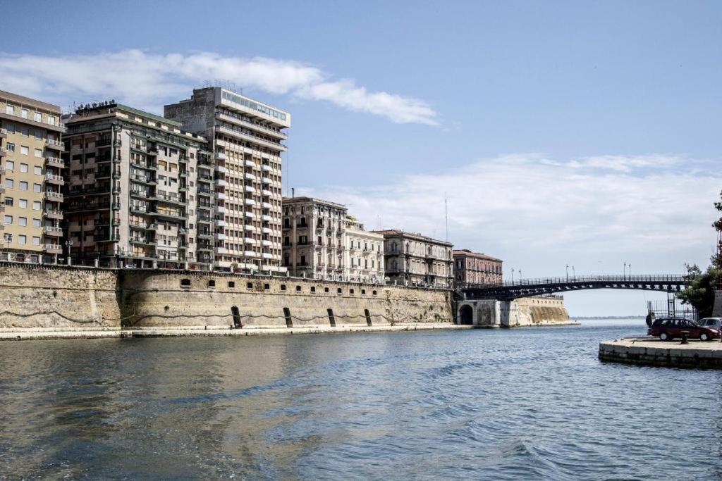 Castello Aragonese Suites Tarente Buitenkant foto